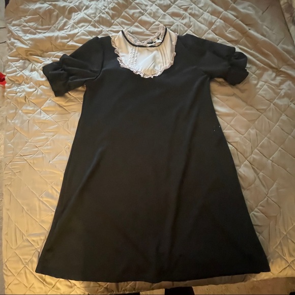 Cute, simple black dress - Picture 6 of 6